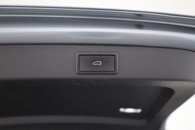 Skoda Superb Combi Style 2.0 TDI DSG Style, Leder, Matrix, 1. Hand, Navi, Kamera 