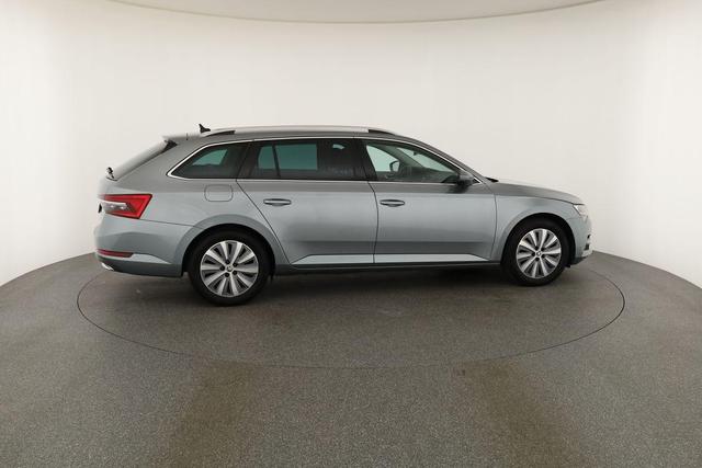 Skoda Superb Combi Style 2.0 TDI DSG Style, Leder, Matrix, 1. Hand, Navi, Kamera 