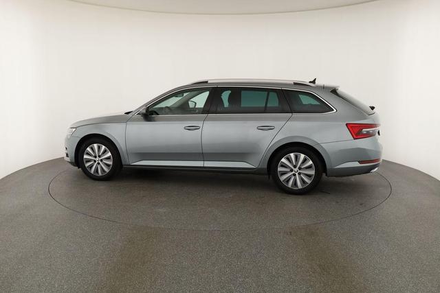 Skoda Superb Combi Style 2.0 TDI DSG Style, Leder, Matrix, 1. Hand, Navi, Kamera 
