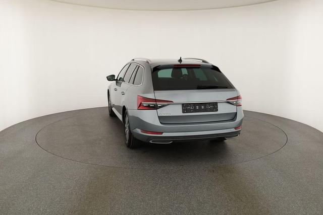 Skoda Superb Combi Style 2.0 TDI DSG Style, Leder, Matrix, 1. Hand, Navi, Kamera 