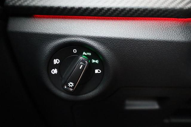 Skoda Kamiq Monte Carlo 1.0 TSI DSG Carlo, AHK, Navi, Matrix, 18-Zoll, Pano, 5-J Garantie 