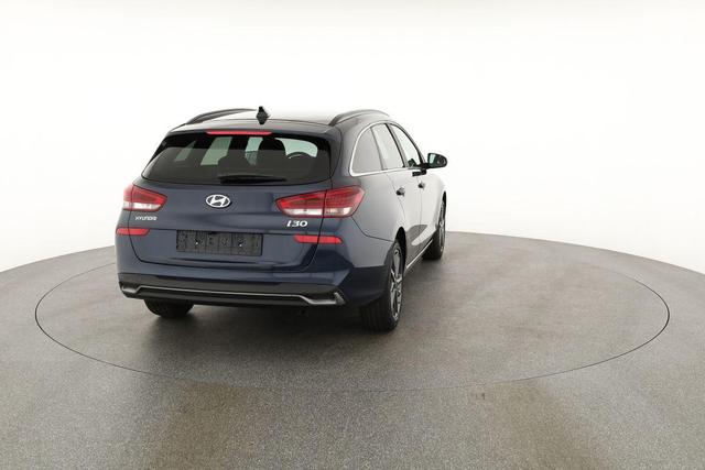 Hyundai i30 Kombi 1.0 T-GDI DCT Family, Navi, ACC, Side, Winter, 17-Zoll, Klimaautomatik 