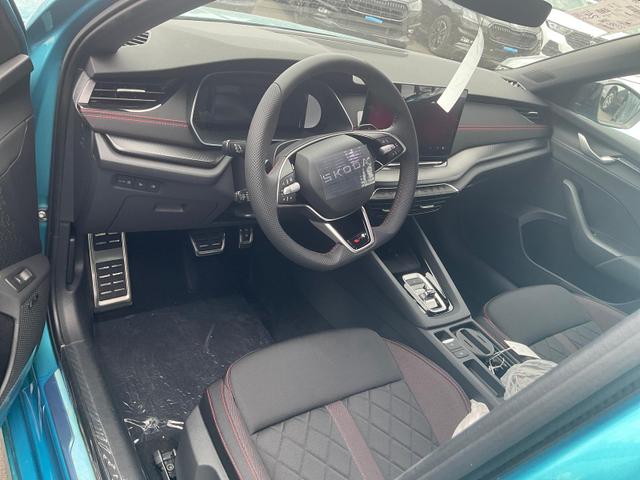 Skoda Octavia Combi - RS 2.0 TSI DSG, Sonderlackierung, Pano, AHK, 19 Zoll, Canton, el. Klappe, Navi, Matrix, sofort