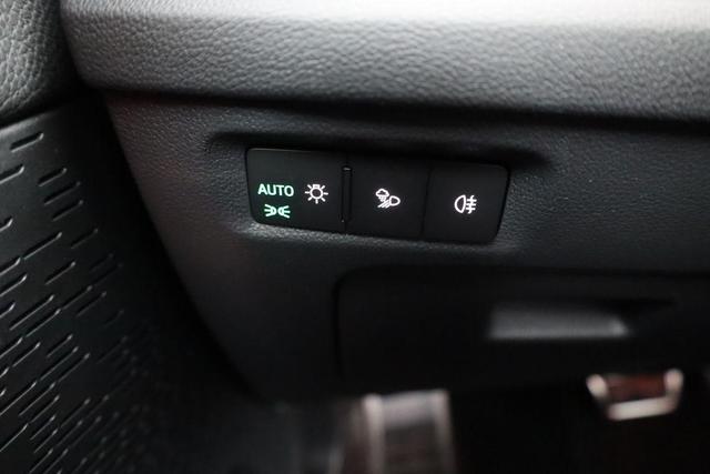 Skoda Octavia Combi RS 2.0 TSI DSG, Sonderlackierung, Pano, AHK, 19 Zoll, Canton, el. Klappe, Navi, Matrix, sofort 