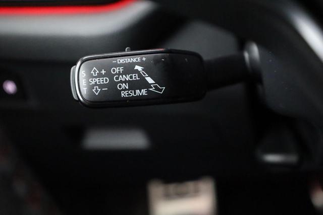 Skoda Octavia Combi RS 2.0 TSI DSG, Sonderlackierung, Pano, AHK, 19 Zoll, Canton, el. Klappe, Navi, Matrix, sofort 
