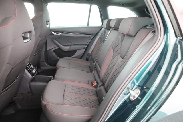 Skoda Octavia Combi RS 2.0 TSI DSG, Sonderlackierung, Pano, AHK, 19 Zoll, Canton, el. Klappe, Navi, Matrix, sofort 