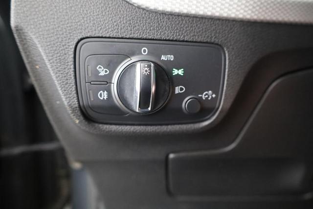 Audi Q2 quattro basis 2.0 TDI S-Tronic, LED, Navi MMI, el. Klappe, sofort 