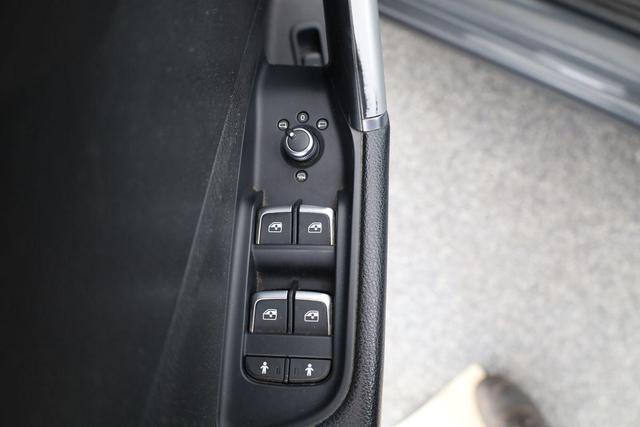 Audi Q2 quattro basis 2.0 TDI S-Tronic, LED, Navi MMI, el. Klappe, sofort 