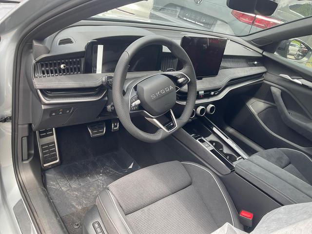 Skoda Superb Combi - 1.5 TSI iV 150 kW Sportline DSG Sportline, AHK, Matrix, Side, el. Klappe, Navi