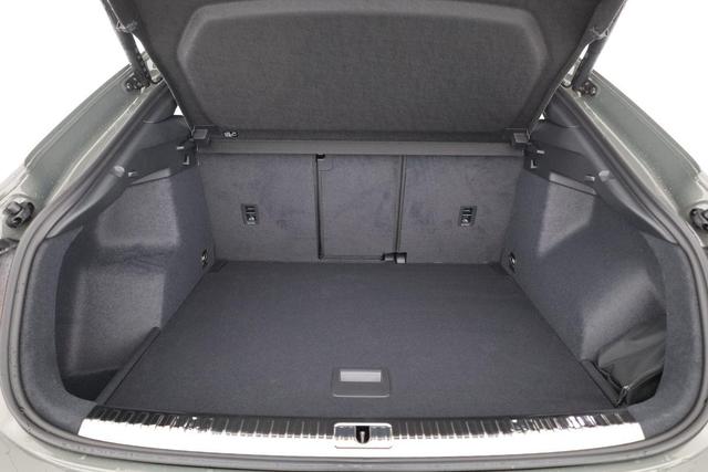 Audi Q3 Sportback 45 TFSI quattro S line qu S-LINE, AHK, Optik schwarz, Navi, Kamera, el. Klappe 
