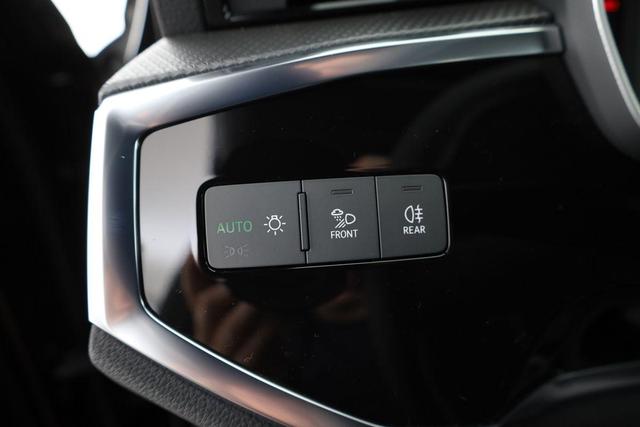 Audi Q3 Sportback 45 TFSI quattro S line qu S-LINE, AHK, Optik schwarz, Navi, Kamera, el. Klappe 