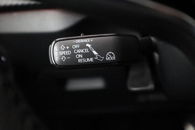 Skoda Kamiq Monte Carlo 1.5 TSI DSG Carlo, AHK, Navi, Matrix, 18-Zoll, Side, ACC, Pano, 5-J Garantie 