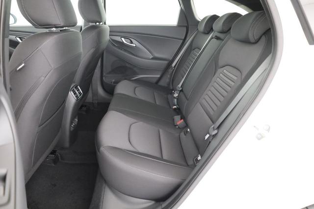 Hyundai i30 Kombi 1.0 T-GDI DCT Family, Navi, ACC, Side, Winter, 17-Zoll, Klimaautomatik 