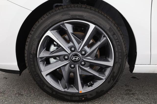 Hyundai i30 Kombi 1.0 T-GDI DCT Family, Navi, ACC, Side, Winter, 17-Zoll, Klimaautomatik 