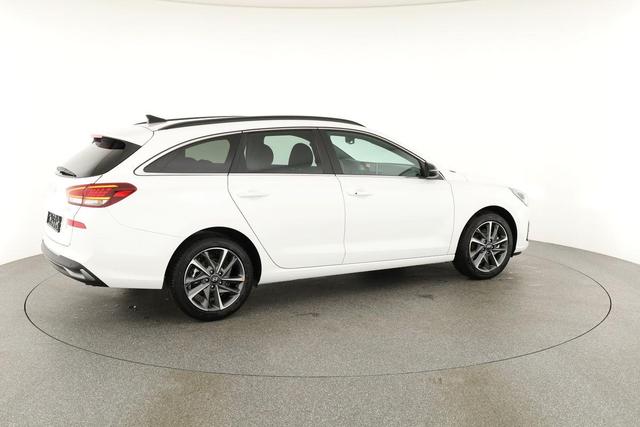 Hyundai i30 Kombi 1.0 T-GDI DCT Family, Navi, ACC, Side, Winter, 17-Zoll, Klimaautomatik 