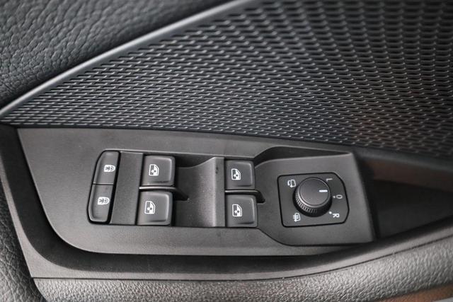 Skoda Octavia Combi RS 2.0 TSI DSG, Sonderlackierung, Pano, AHK, 19 Zoll, Canton, el. Klappe, Navi, Matrix, sofort 