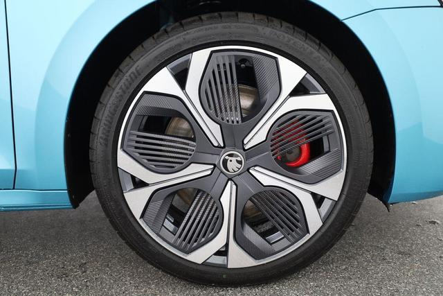 Skoda Octavia Combi RS 2.0 TSI DSG, Sonderlackierung, Pano, AHK, 19 Zoll, Canton, el. Klappe, Navi, Matrix, sofort 