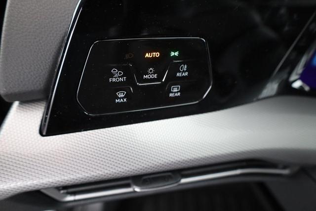 Volkswagen Golf 1.5 TSI eHybrid 150 kW VIII Style, AHK, Navi, Kamera, Side, LED-Plus 