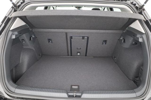 Volkswagen Golf 1.5 TSI eHybrid 150 kW VIII Style, AHK, Navi, Kamera, Side, LED-Plus 