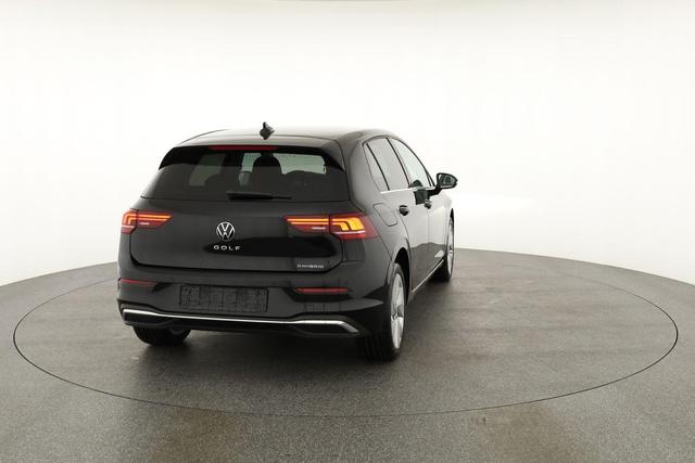 Volkswagen Golf 1.5 TSI eHybrid 150 kW VIII Style, AHK, Navi, Kamera, Side, LED-Plus 