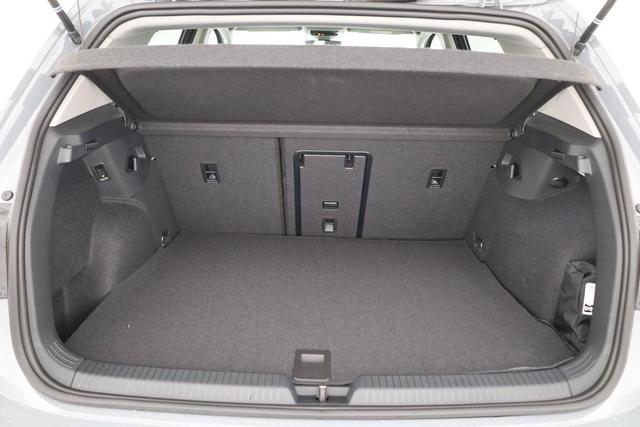 Volkswagen Golf 1.5 TSI eHybrid 150 kW VIII Style, AHK, Navi, Kamera, Side, LED-Plus 