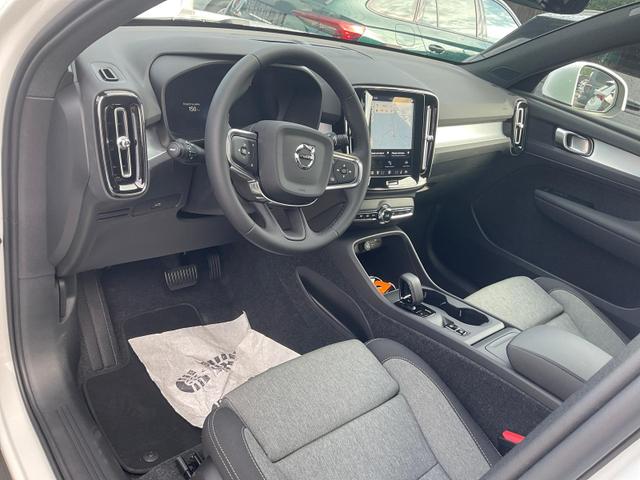 Volvo XC40 - Core 2WD B3 Mild-Hybrid Core, AHK, Navi, LED, Winter, Kamera, el. Klappe