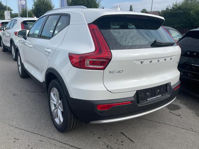 Volvo XC40 Core 2WD B3 Mild-Hybrid Core, AHK, Navi, LED, Winter, Kamera, el. Klappe 