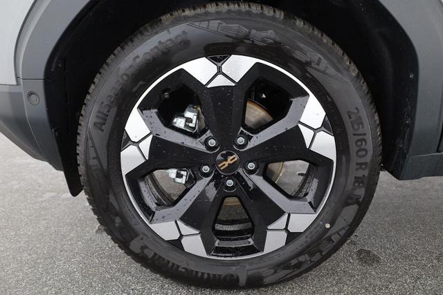Dacia Duster TCe 130 Extreme 4x4 1.2 Extreme, Navi, Kamera, Sitzheizung, 18-Zoll 