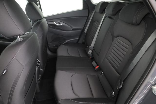Hyundai i30 Kombi 1.0 T-GDI DCT Family, Navi, ACC, Side, Winter, 17-Zoll, Klimaautomatik 