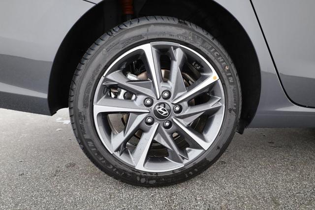 Hyundai i30 Kombi 1.0 T-GDI DCT Family, Navi, ACC, Side, Winter, 17-Zoll, Klimaautomatik 