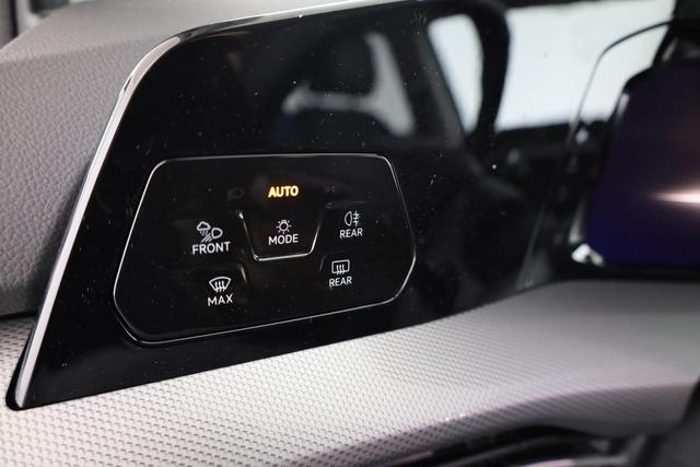 Volkswagen Golf 1.5 TSI eHybrid 150 kW Edition 50 VIII Style, Navi, Kamera, Side, LED-Plus 