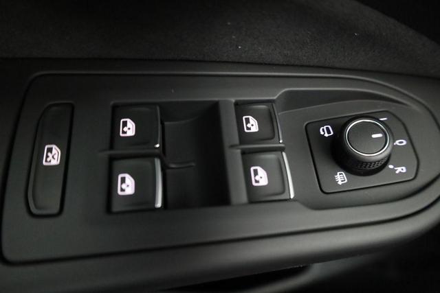 Volkswagen Golf 1.5 TSI eHybrid 150 kW Edition 50 VIII Style, Navi, Kamera, Side, LED-Plus 