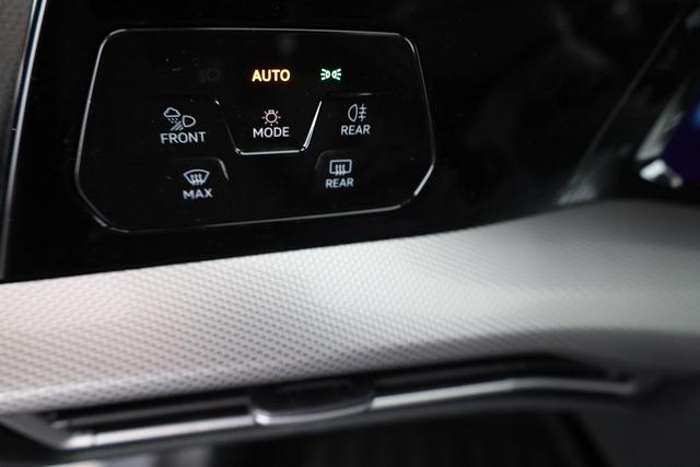 Volkswagen Golf 1.5 TSI eHybrid 150 kW Edition 50 VIII Style, Navi, Kamera, Side, LED-Plus 