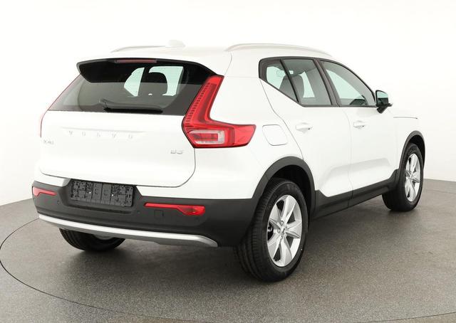 Volvo XC40 Core 2WD B3 Mild-Hybrid Core, Navi, LED, Winter, Kamera, el. Klappe 