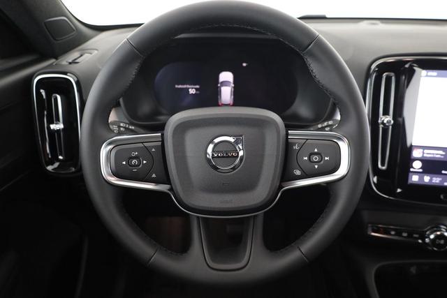Volvo XC40 Core 2WD B3 Mild-Hybrid Core, Navi, LED, Winter, Kamera, el. Klappe 