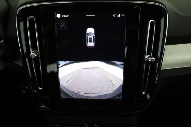 Volvo XC40 Core 2WD B3 Mild-Hybrid Core, Navi, LED, Winter, Kamera, el. Klappe 