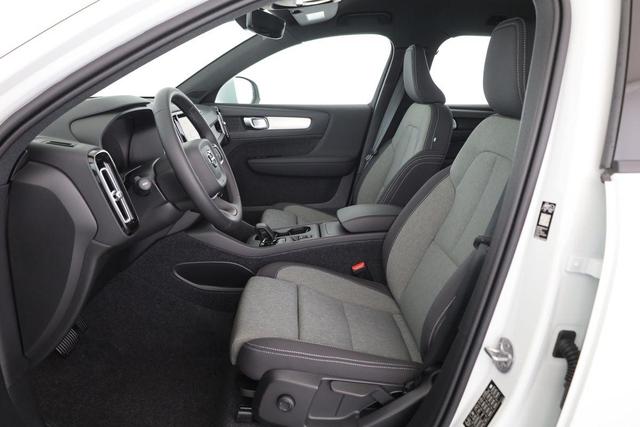 Volvo XC40 Core 2WD B3 Mild-Hybrid Core, Navi, LED, Winter, Kamera, el. Klappe 