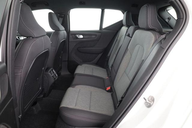 Volvo XC40 Core 2WD B3 Mild-Hybrid Core, Navi, LED, Winter, Kamera, el. Klappe 