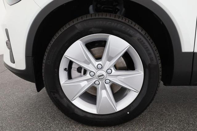 Volvo XC40 Core 2WD B3 Mild-Hybrid Core, Navi, LED, Winter, Kamera, el. Klappe 