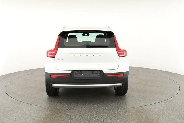 Volvo XC40 Core 2WD B3 Mild-Hybrid Core, Navi, LED, Winter, Kamera, el. Klappe 