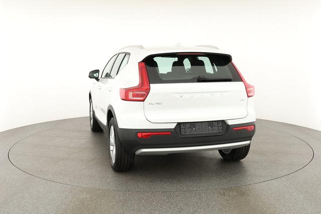 Volvo XC40 Core 2WD B3 Mild-Hybrid Core, Navi, LED, Winter, Kamera, el. Klappe 