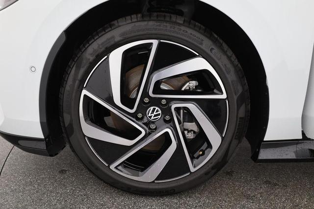 Volkswagen ID.7 Kombi Pro 210 kW Tourer Pro, AHK, 20-Zoll, HuD, IQ.Light, AreaView, easyOpen, NaviPro Max 