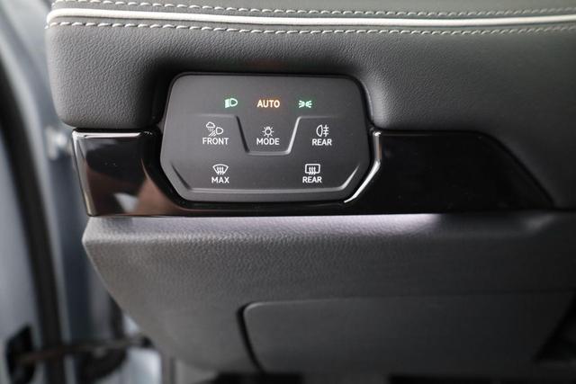 Volkswagen ID.7 Kombi Pro 210 kW Tourer Pro, 20-Zoll, Wärmepumpe, HuD, IQ.Light, AreaView, easyOpen, NaviPro Max 
