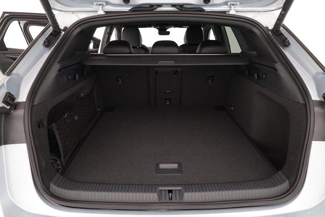 Volkswagen ID.7 Kombi Pro 210 kW Tourer Pro, 20-Zoll, Wärmepumpe, HuD, IQ.Light, AreaView, easyOpen, NaviPro Max 