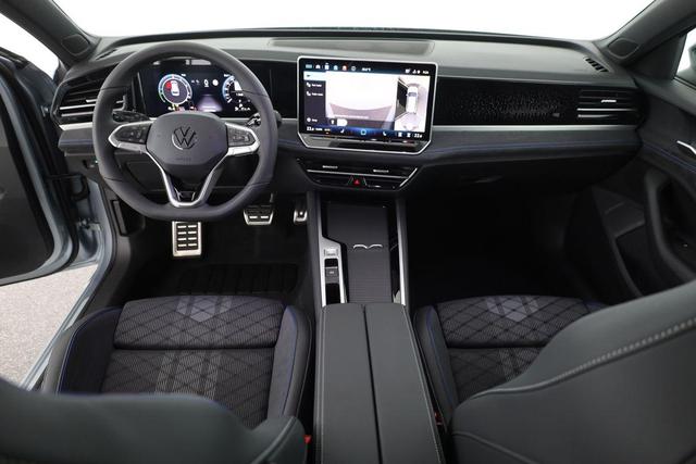 Volkswagen Passat Variant 1.5 TSI eHybrid 200 kW R-Line Black, Pano, AHK, AreaView, 19-Zoll 