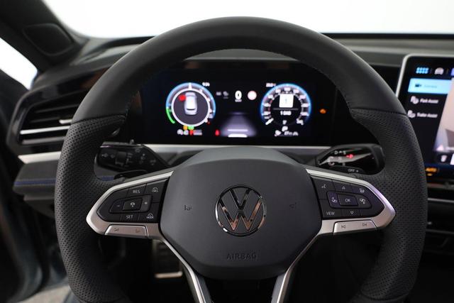 Volkswagen Passat Variant 1.5 TSI eHybrid 200 kW R-Line Black, Pano, AHK, AreaView, 19-Zoll 