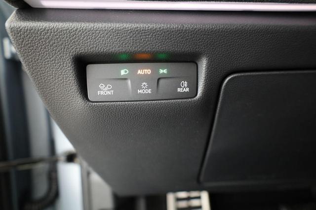 Volkswagen Passat Variant 1.5 TSI eHybrid 200 kW R-Line Black, Pano, AHK, AreaView, 19-Zoll 