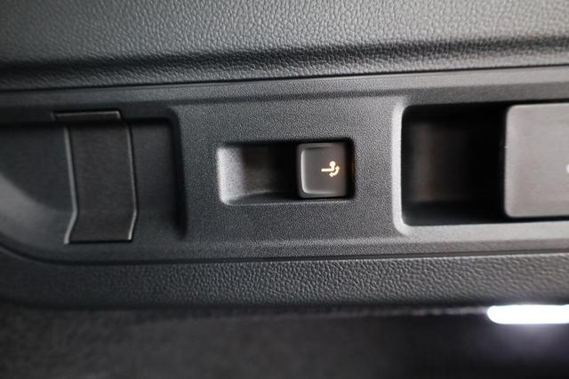 Volkswagen Passat Variant 1.5 TSI eHybrid 200 kW R-Line Black, Pano, AHK, AreaView, 19-Zoll 
