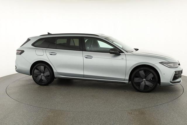 Volkswagen Passat Variant 1.5 TSI eHybrid 200 kW R-Line Black, Pano, AHK, AreaView, 19-Zoll 