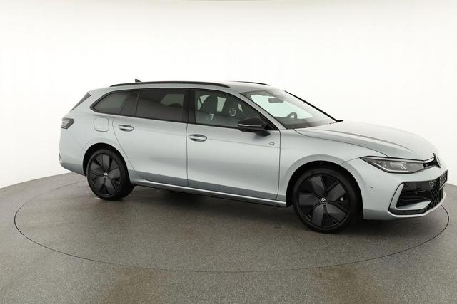 Volkswagen Passat Variant 1.5 TSI eHybrid 200 kW R-Line Black, Pano, AHK, AreaView, 19-Zoll 